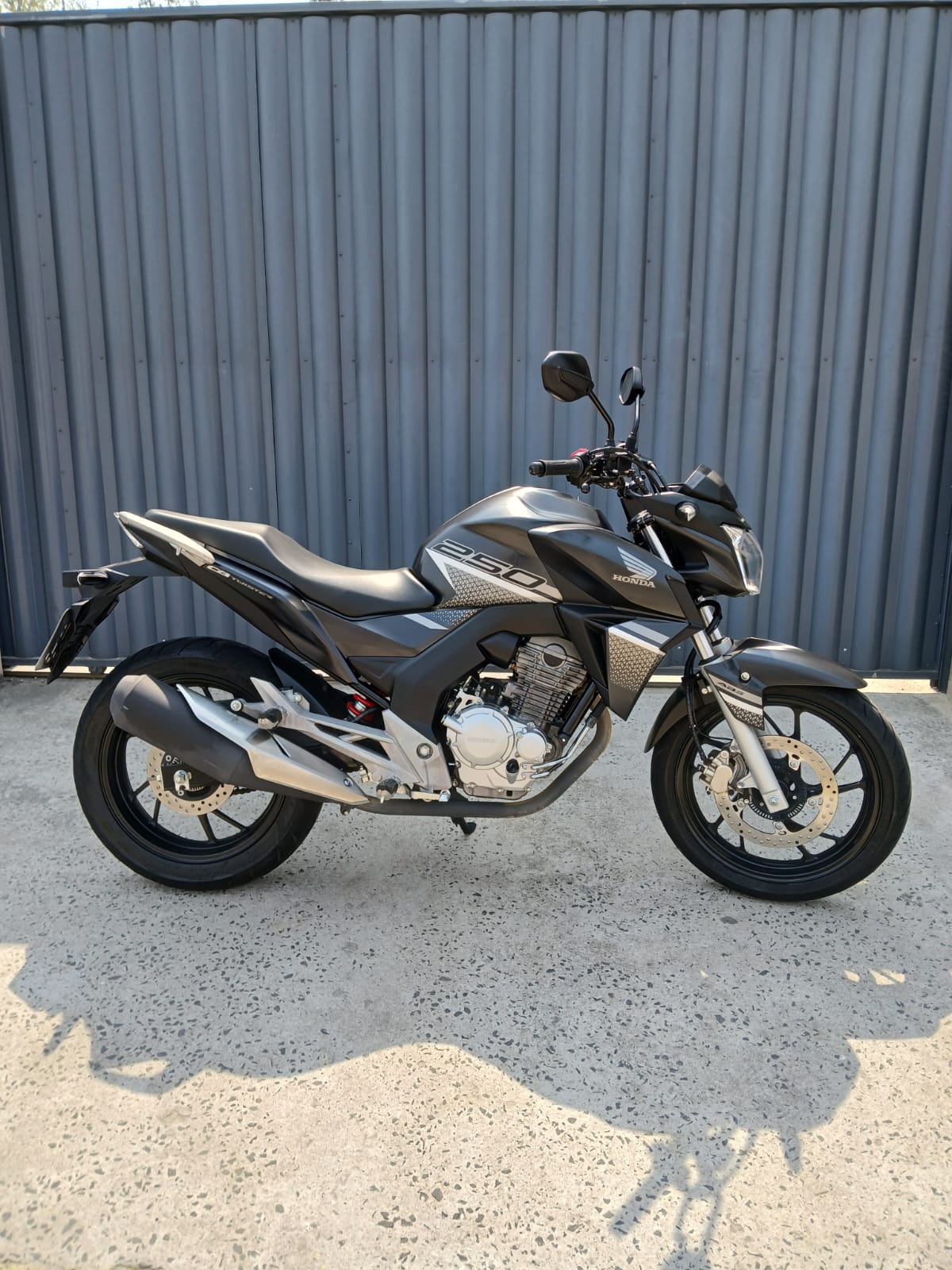 CB250